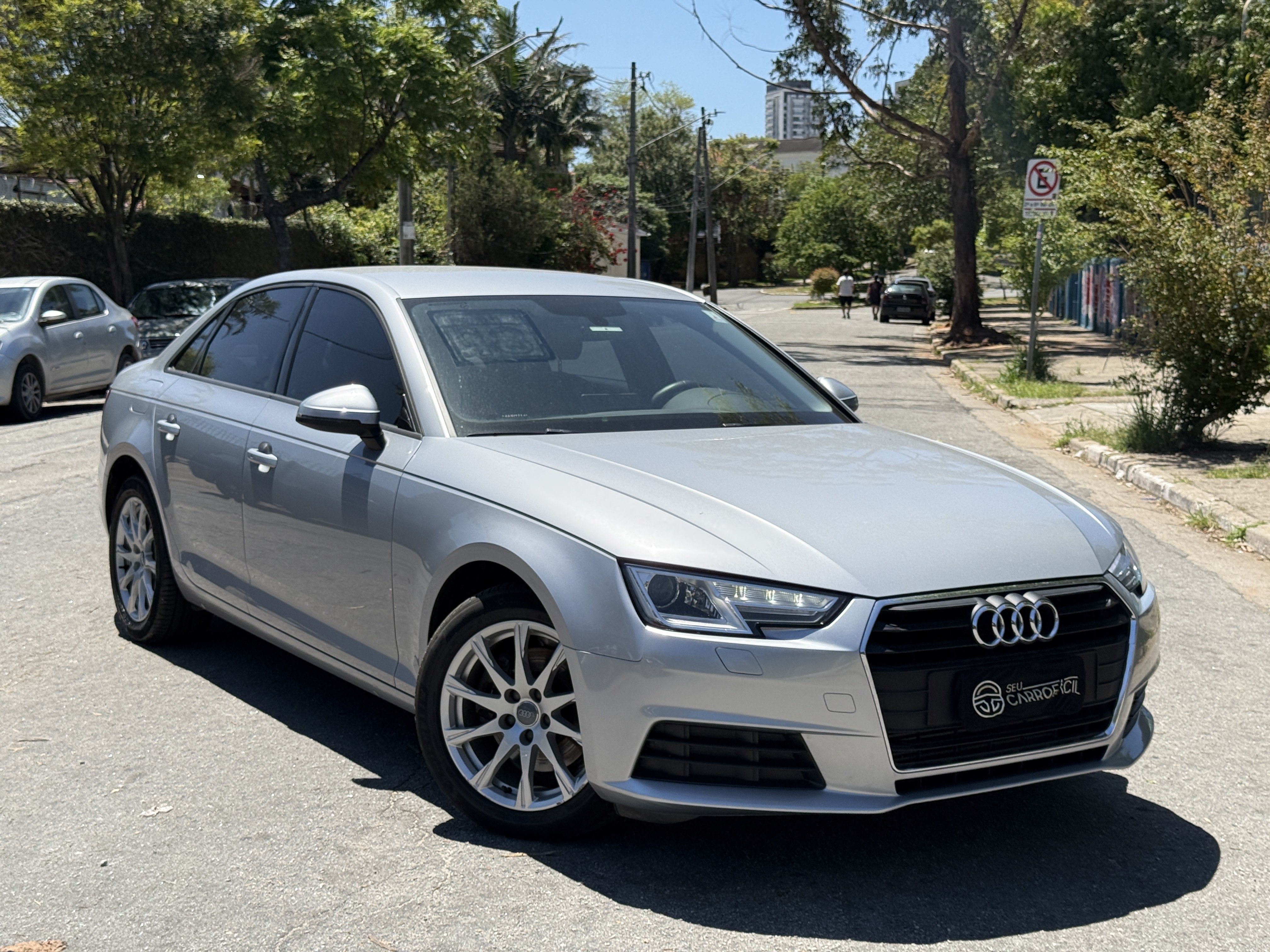 Audi A4 Attraction 2.0 TFSI