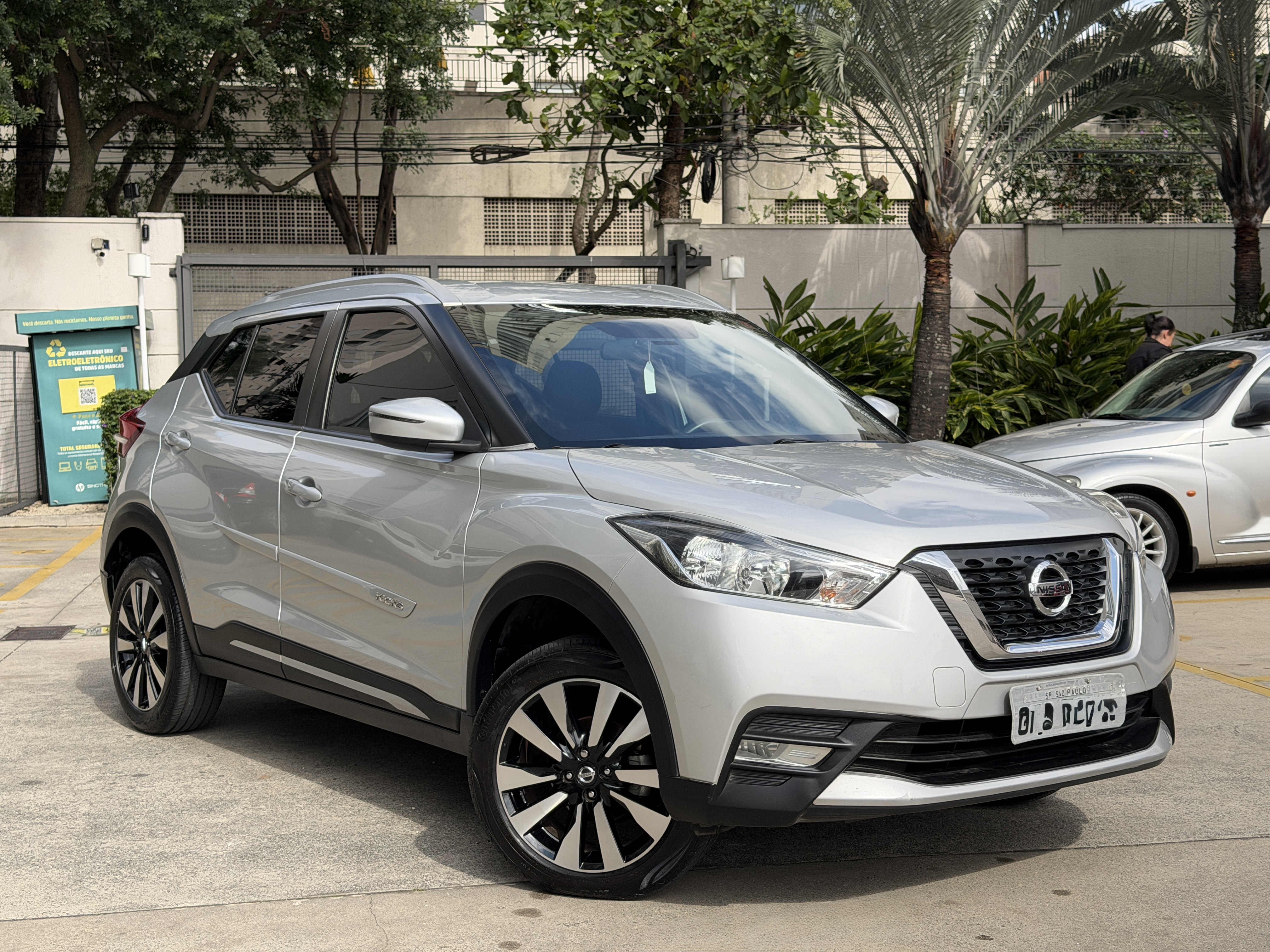Nissan Kicks SV Limited CVT - 2017
